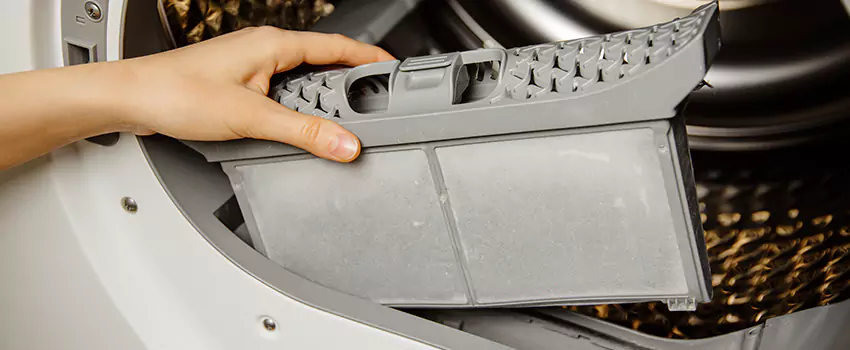 Signs Of A Clogged Dryer Lint Trap in Castaic, California
